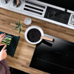 La cocina es el nuevo centro del hogar: ¿por qué cada vez pasamos más tiempo allí?